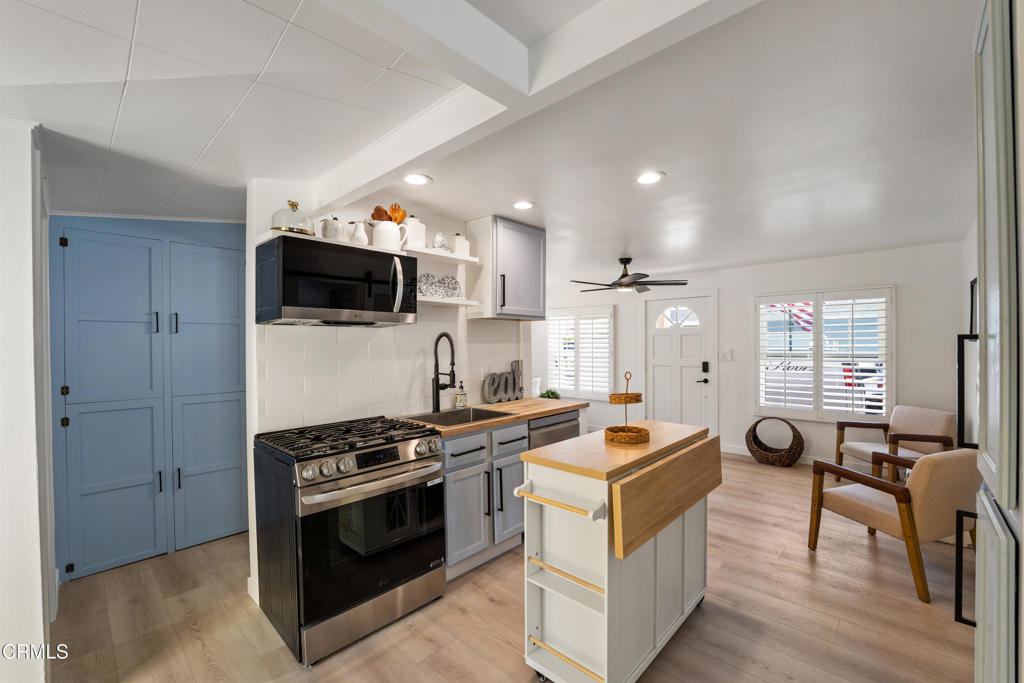 136 Los Angeles Avenue