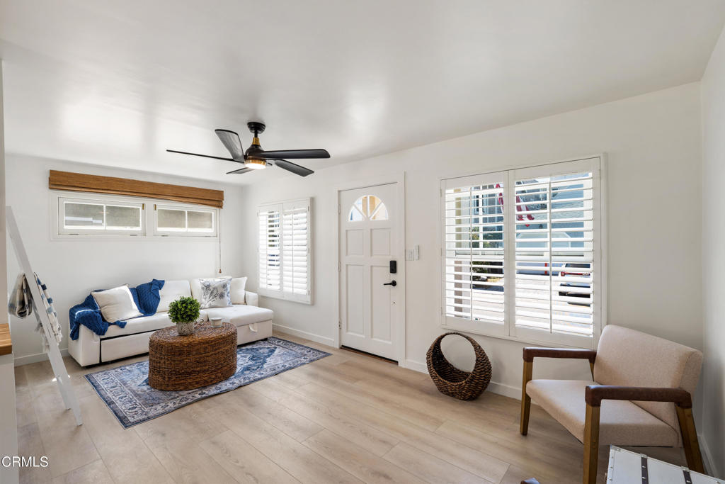 136 Los Angeles Avenue