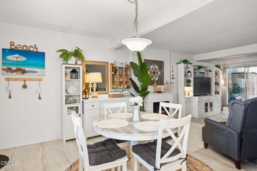 209 S Ventura Road 18