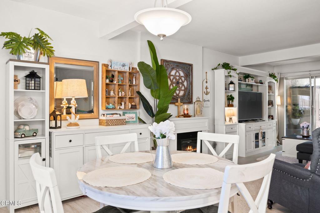 209 S Ventura Road 18