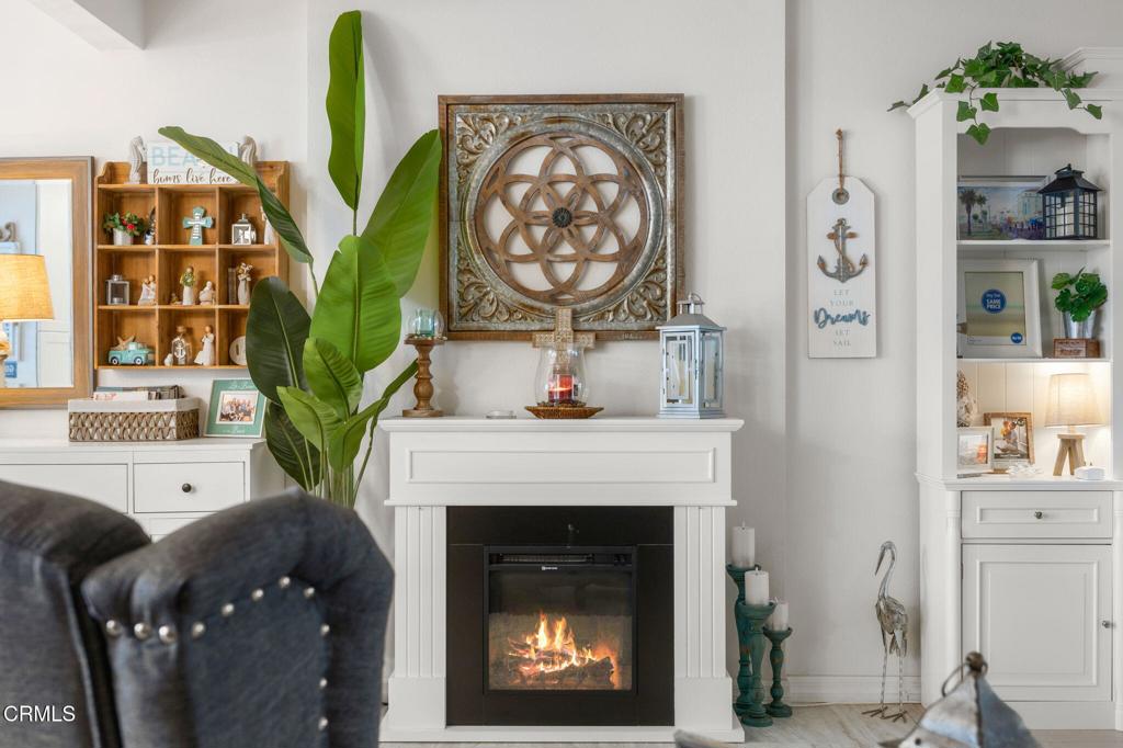 209 S Ventura Road 18