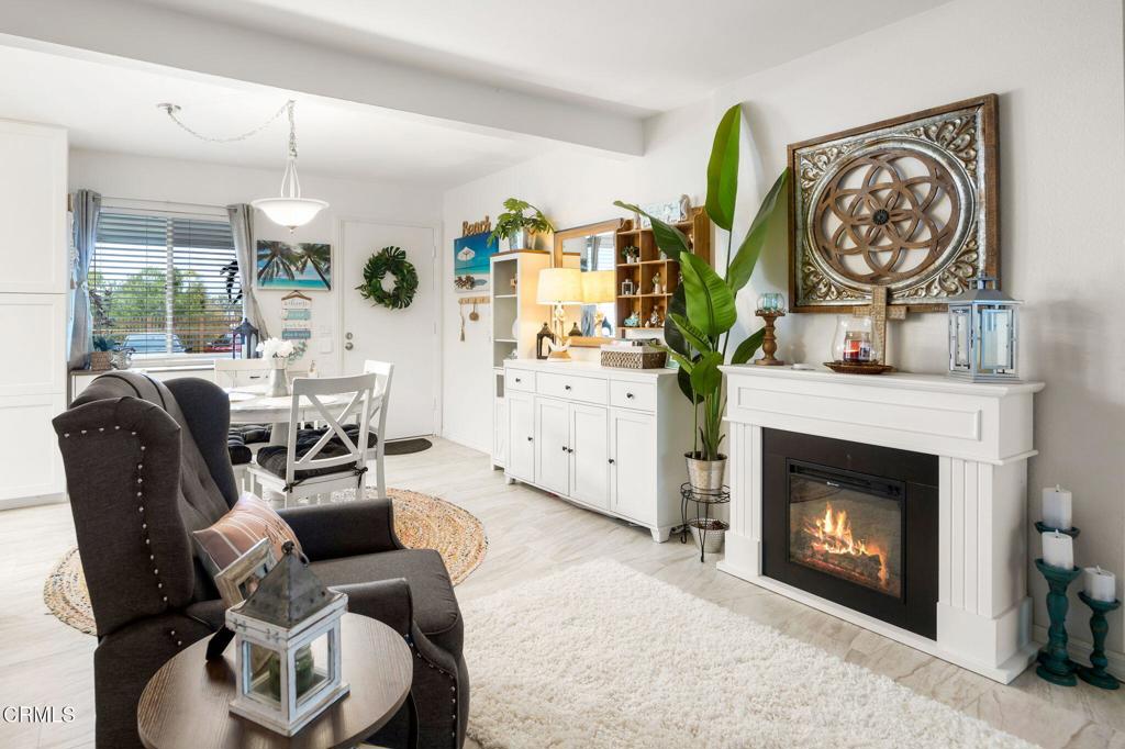 209 S Ventura Road 18