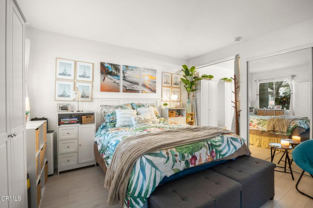 209 S Ventura Road 18