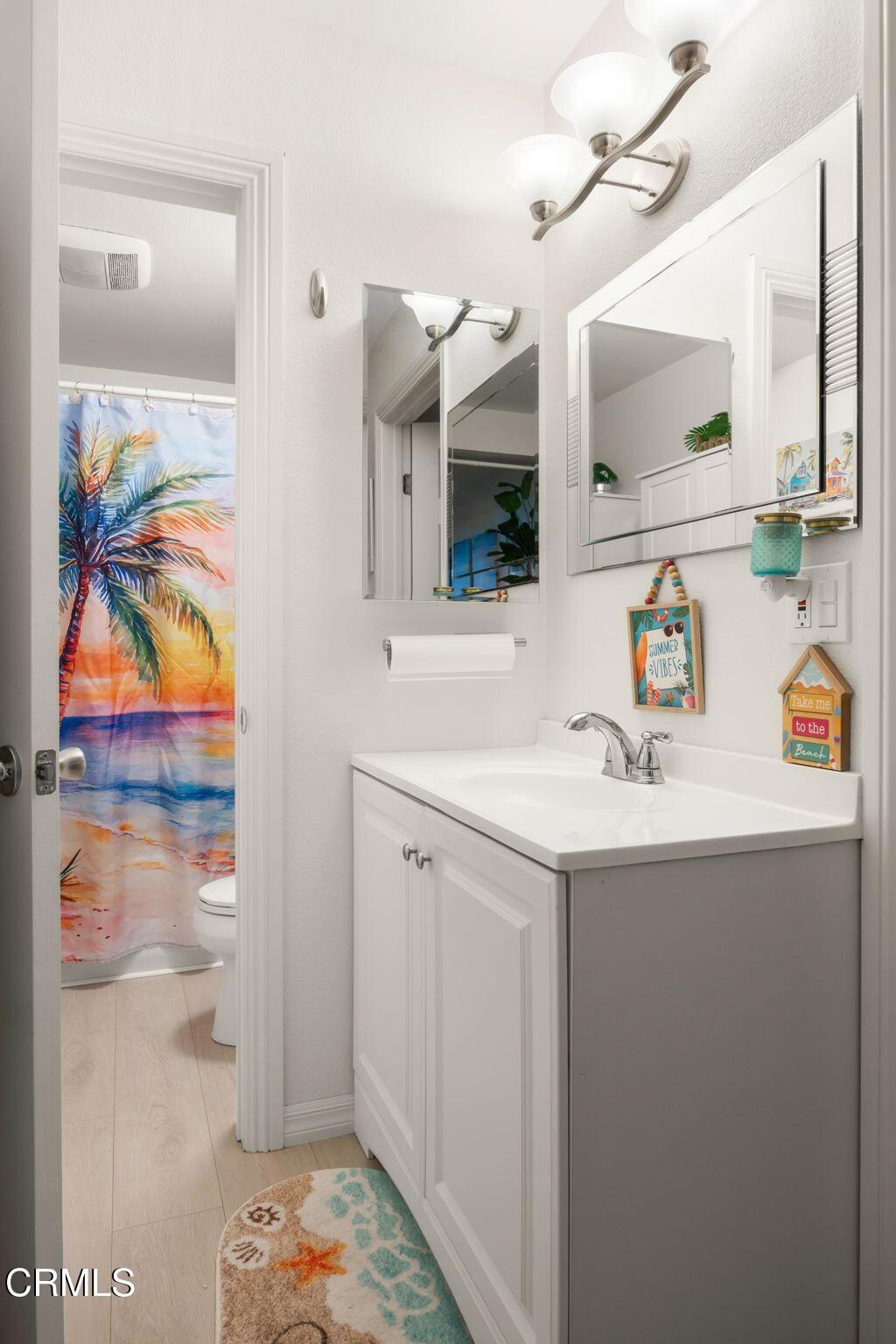 209 S Ventura Road 18