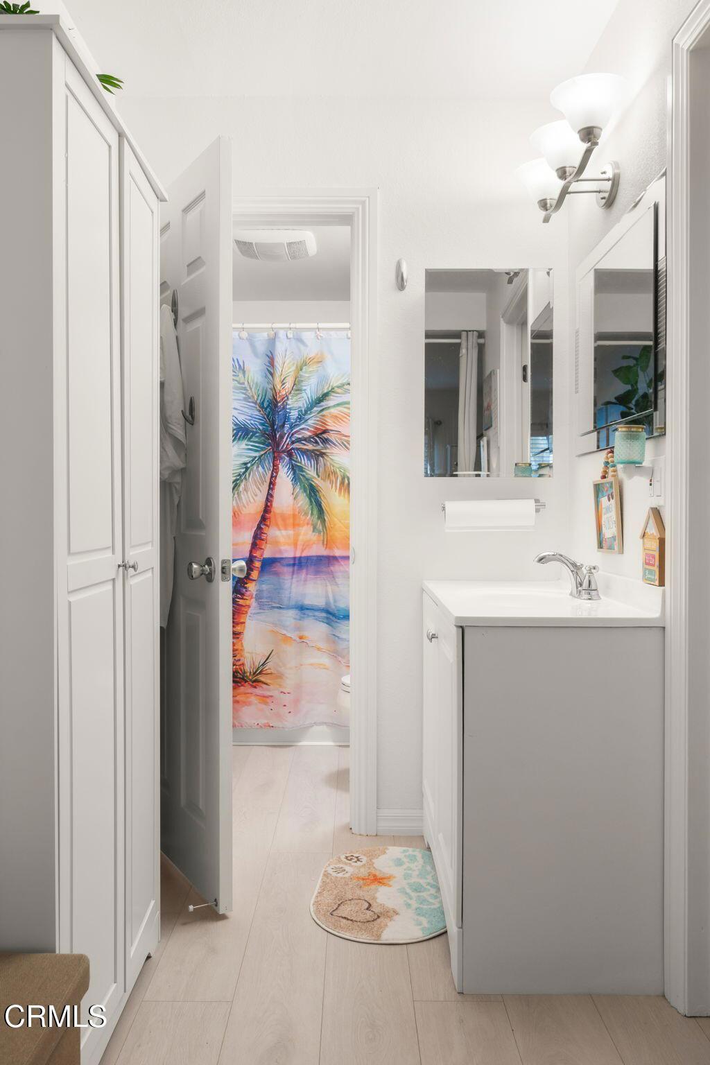 209 S Ventura Road 18