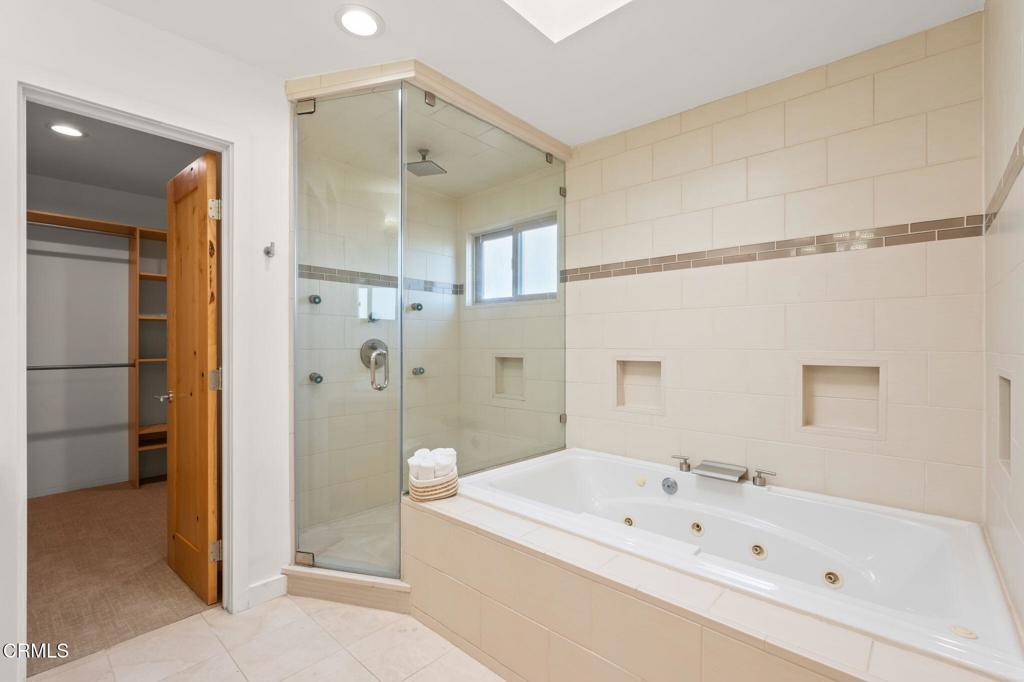 5000 Island View Street