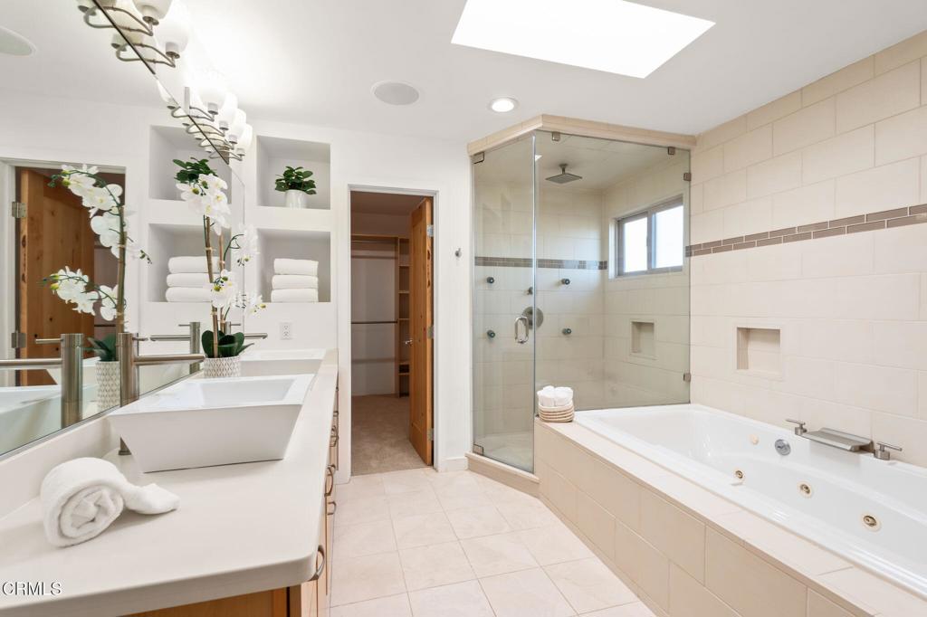 5000 Island View Street