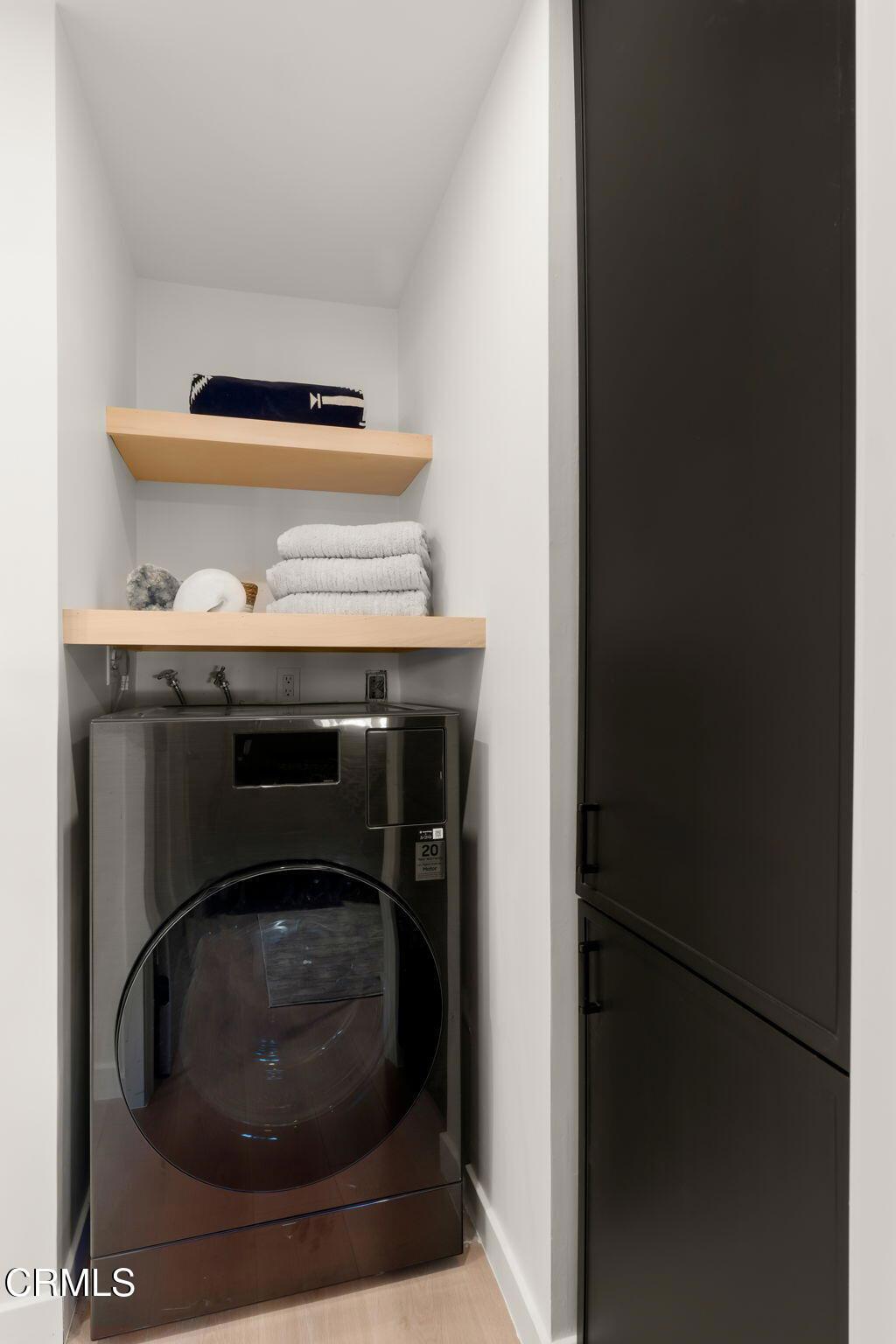 218 E Surfside Drive