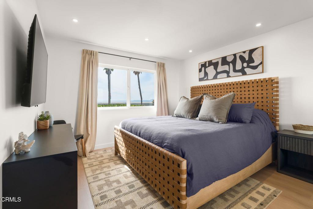 218 E Surfside Drive