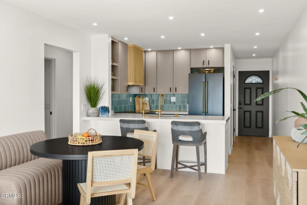 218 E Surfside Drive