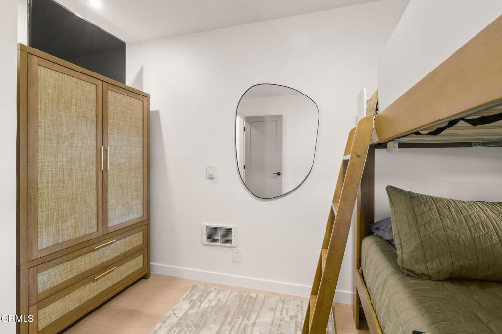 218 E Surfside Drive