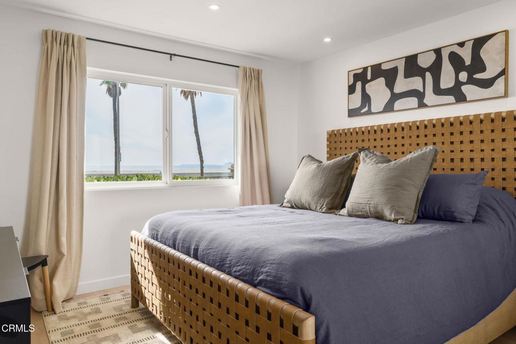 218 E Surfside Drive