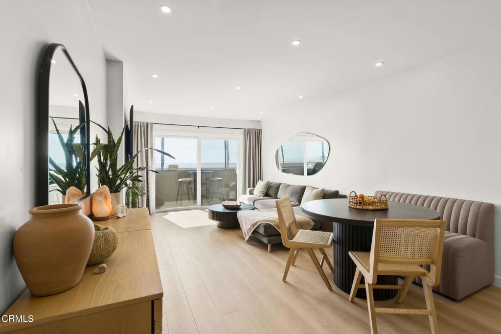 218 E Surfside Drive