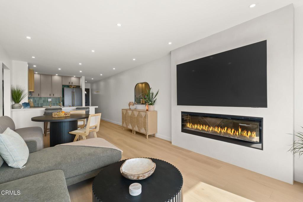 218 E Surfside Drive