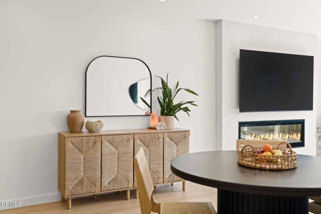 218 E Surfside Drive