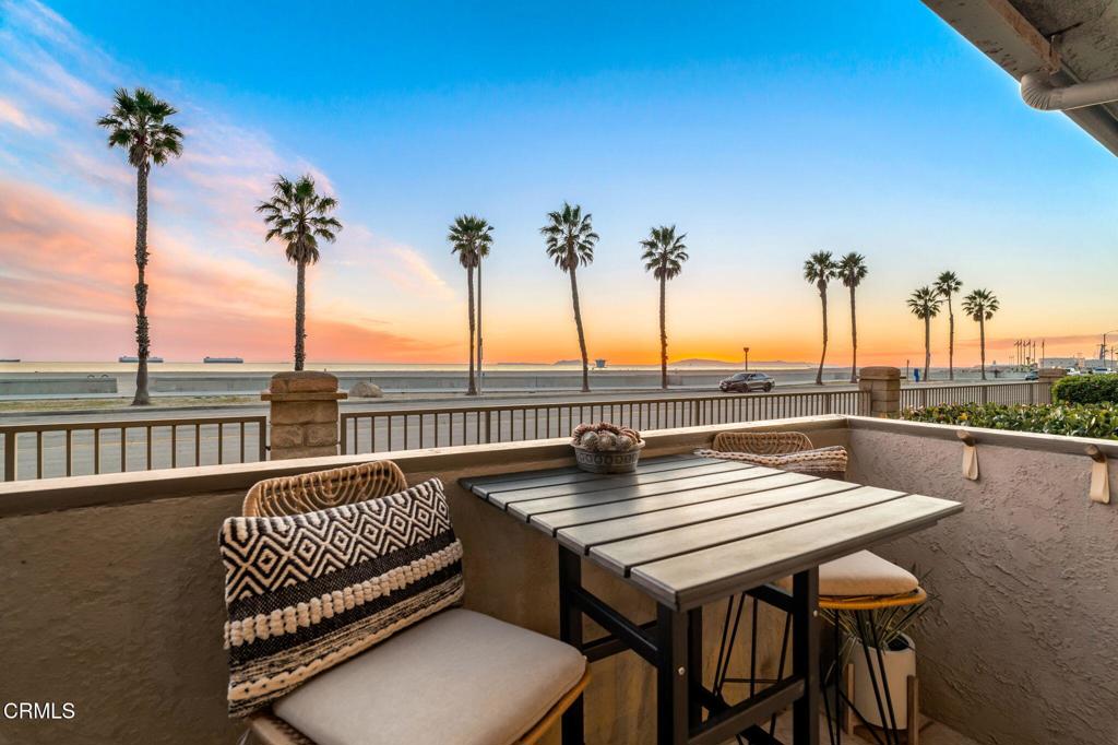 218 E Surfside Drive