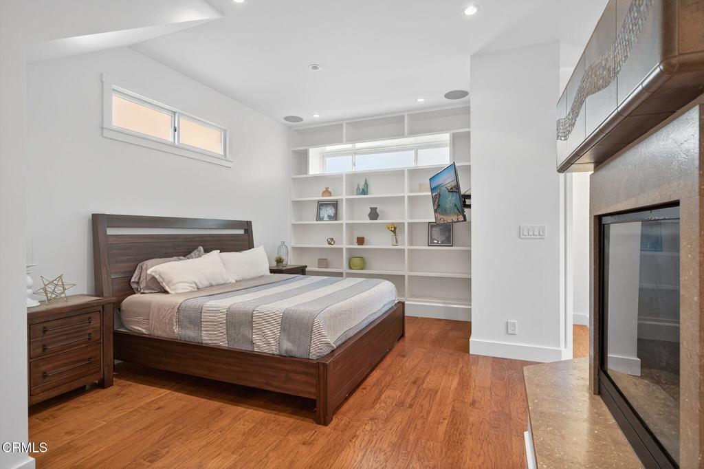 2916 Lakeshore Court