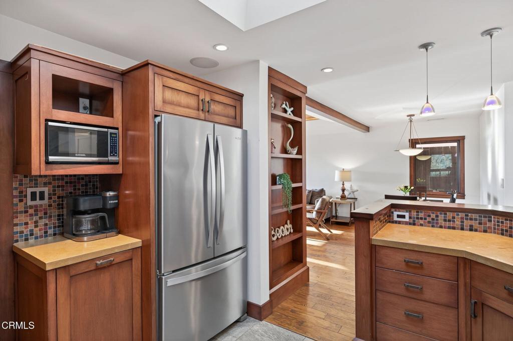 2916 Lakeshore Court