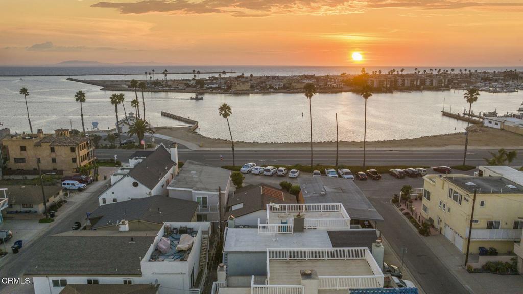 2916 Lakeshore Court