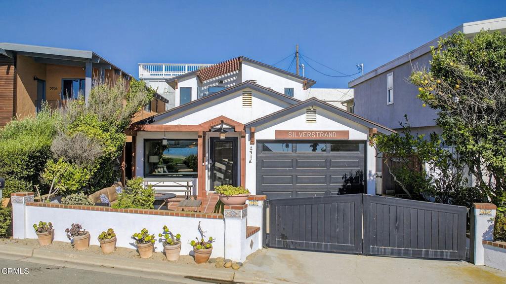 2916 Lakeshore Court