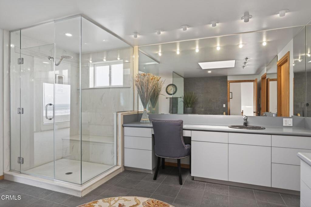 2421 Ocean Drive
