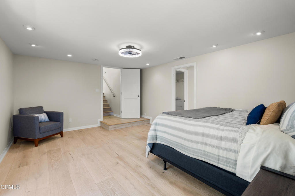 5040 Island View Street