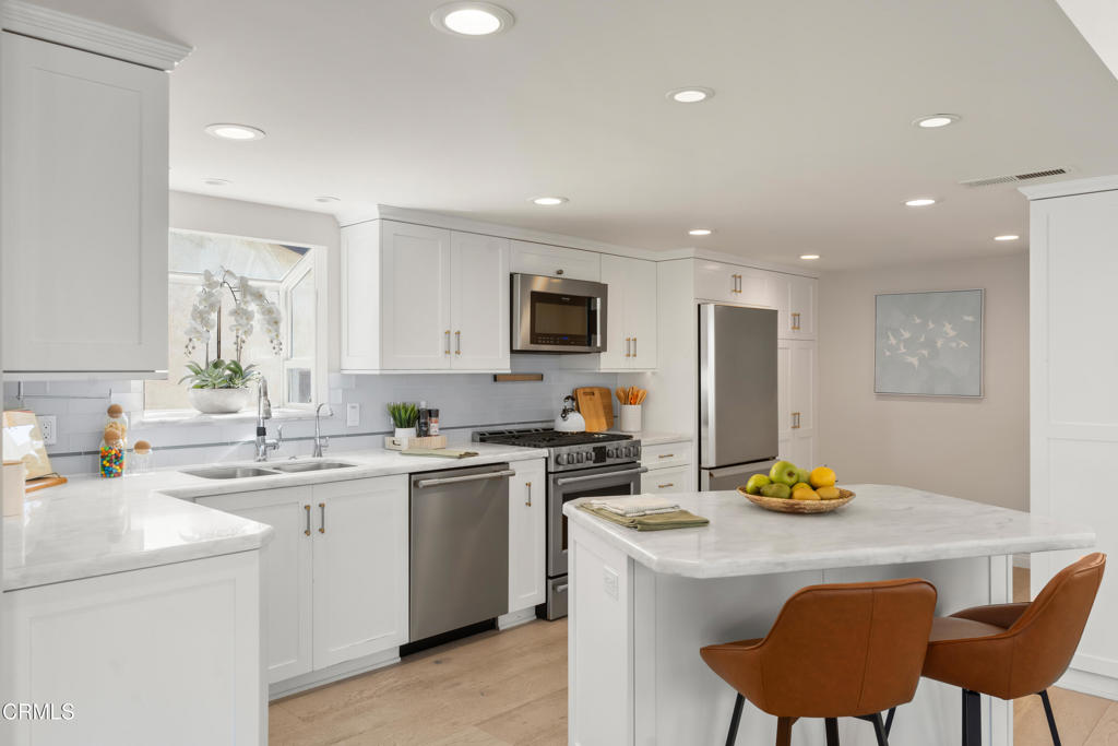 5040 Island View Street