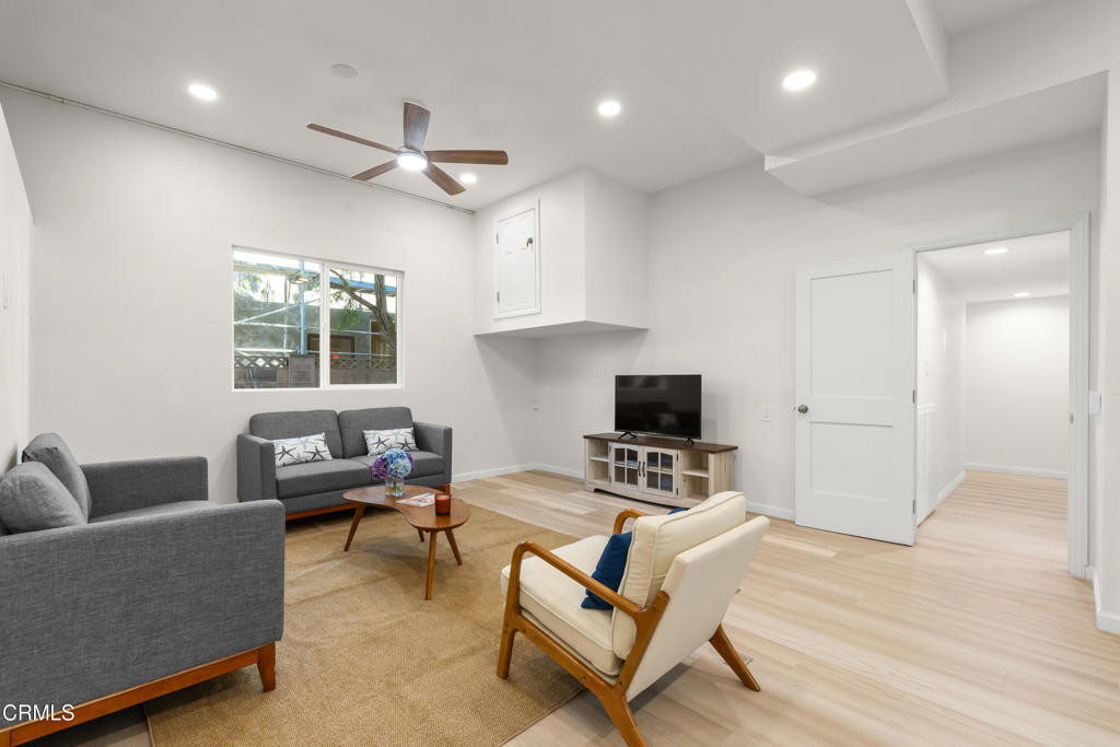 5040 Island View Street