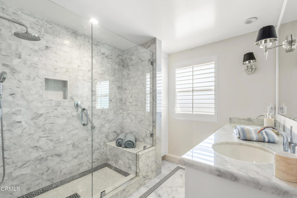 5040 Island View Street