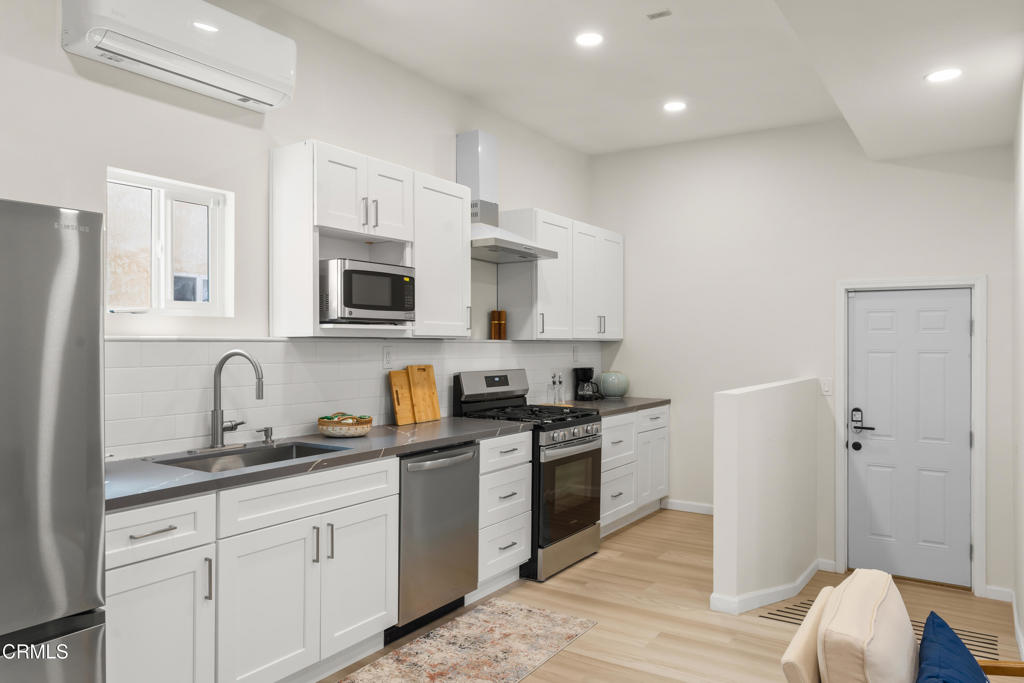 5040 Island View Street