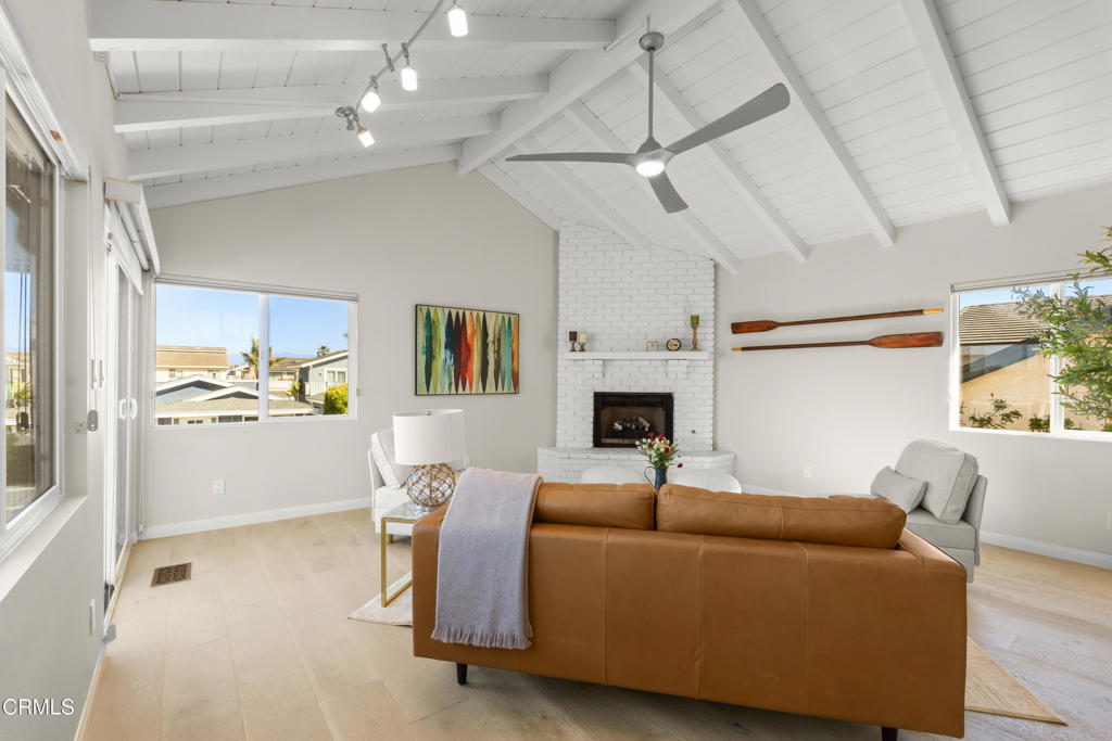 5040 Island View Street