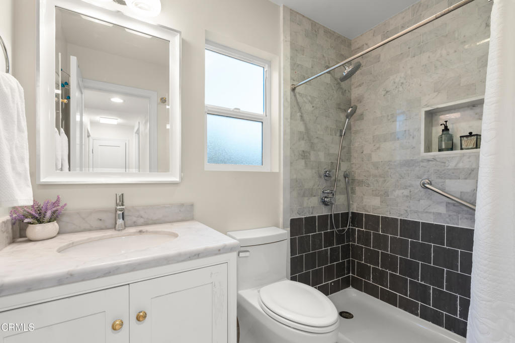 5040 Island View Street