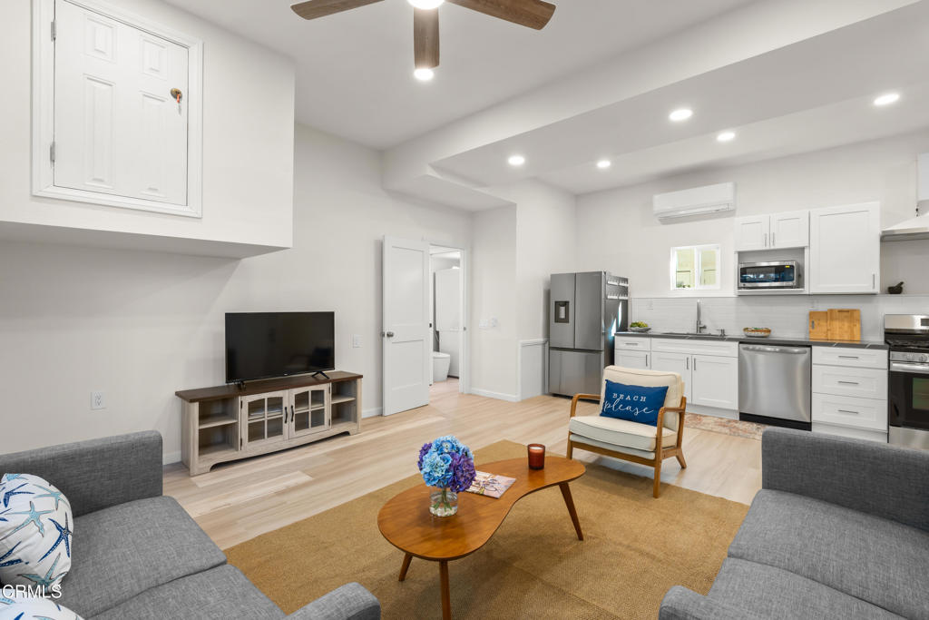 5040 Island View Street