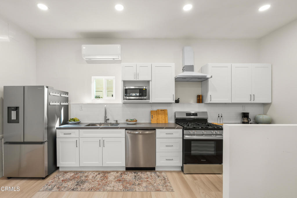 5040 Island View Street