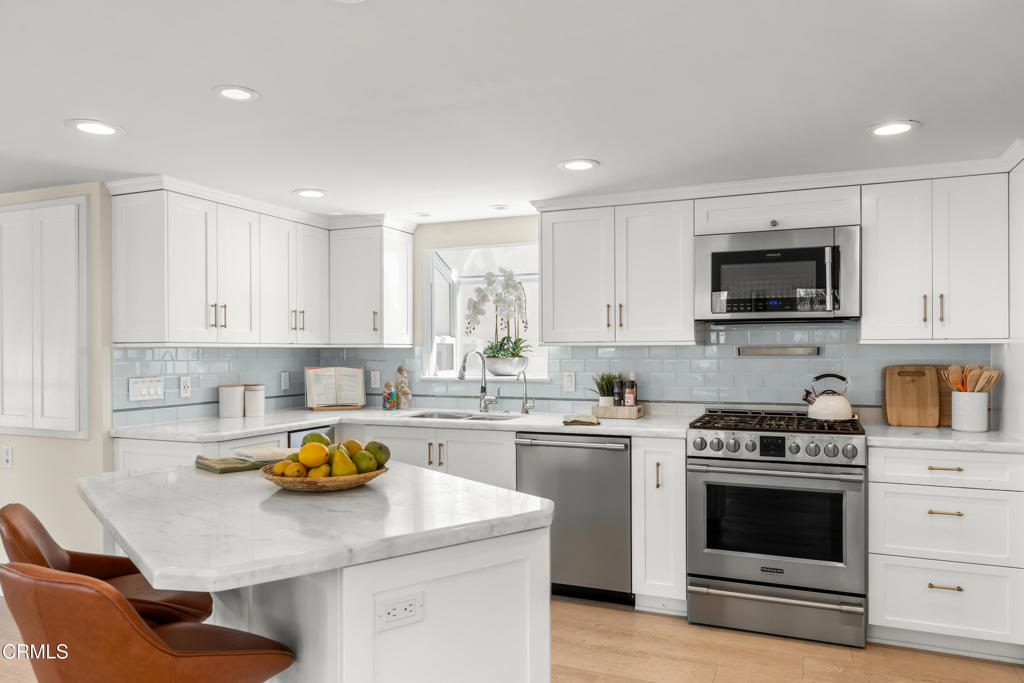 5040 Island View Street