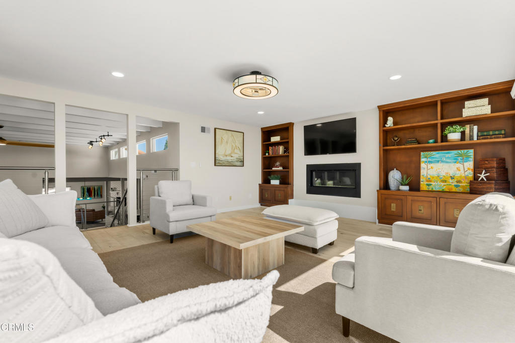 5040 Island View Street