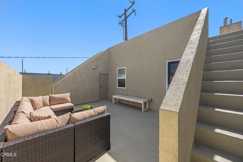 264 Hollywood Boulevard