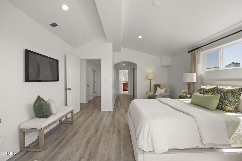 264 Hollywood Boulevard