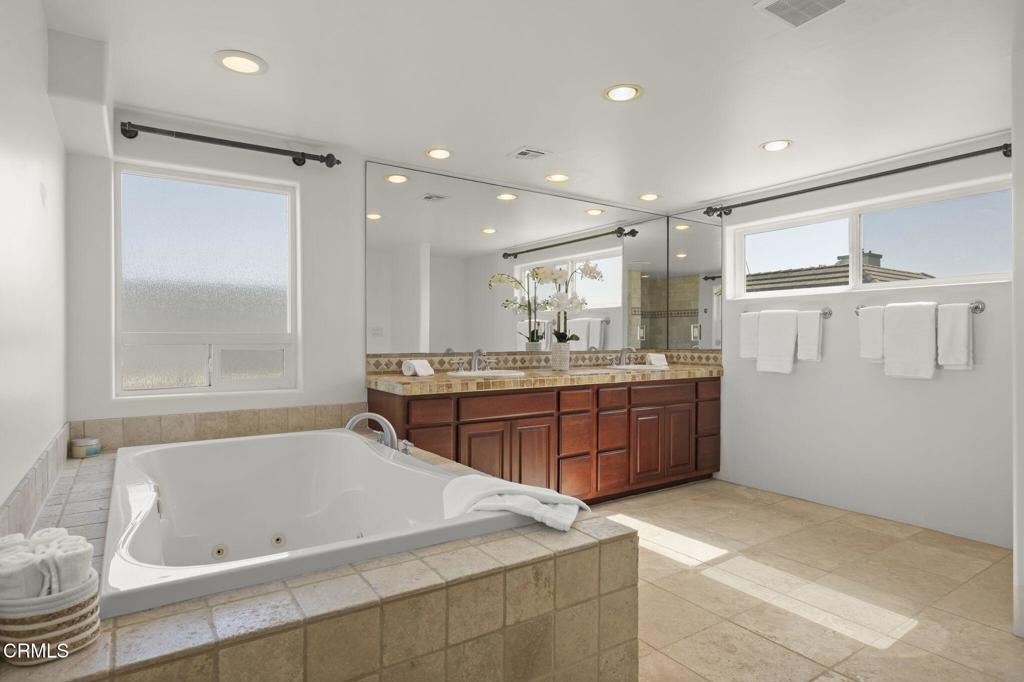 264 Hollywood Boulevard