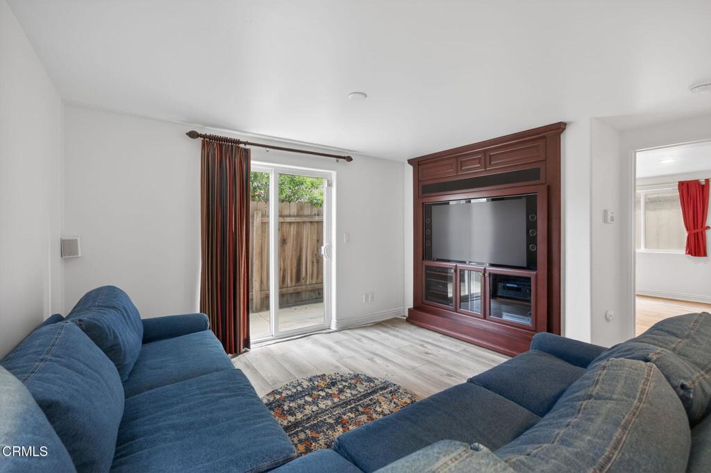 264 Hollywood Boulevard