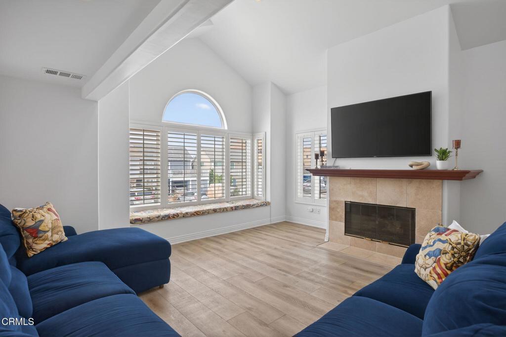 264 Hollywood Boulevard