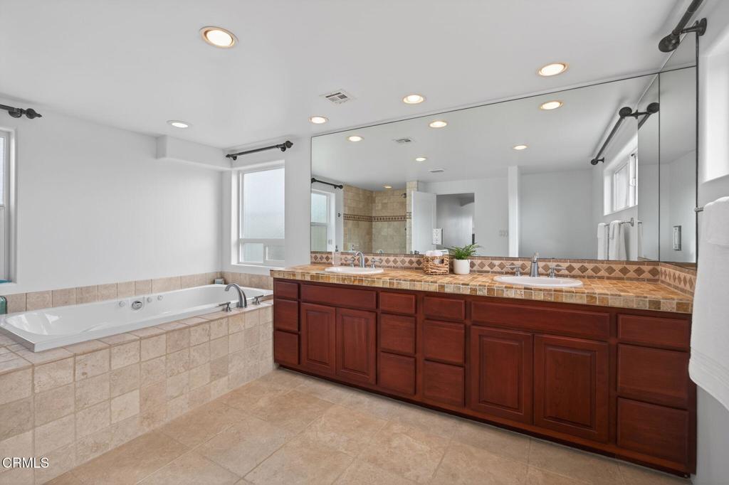 264 Hollywood Boulevard