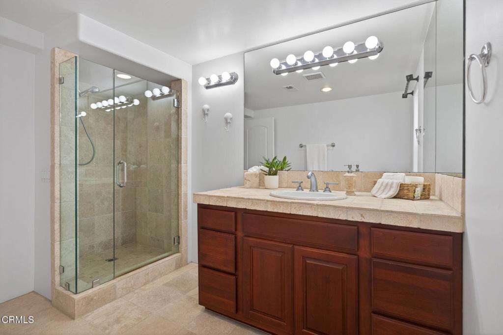 264 Hollywood Boulevard