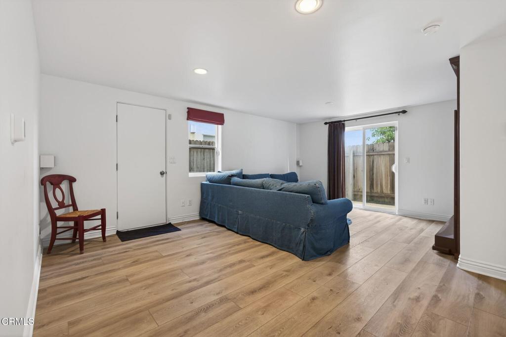 264 Hollywood Boulevard