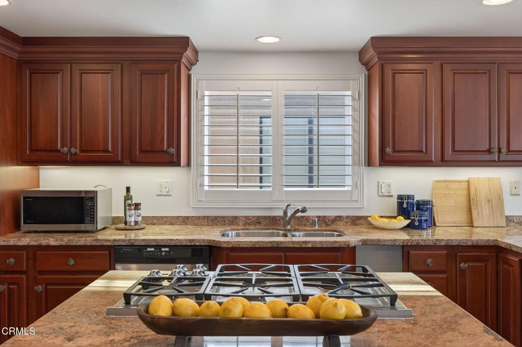 264 Hollywood Boulevard