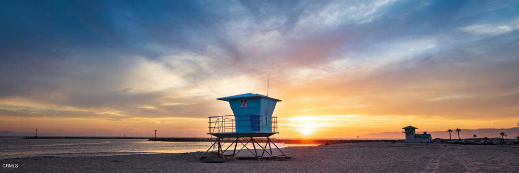 264 Hollywood Boulevard