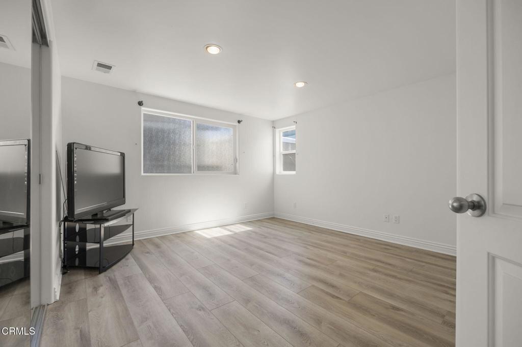 264 Hollywood Boulevard