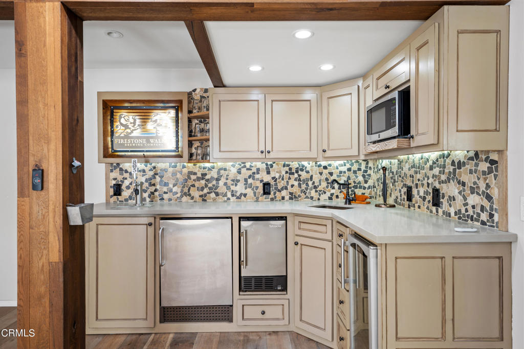 3715 Sunset Lane