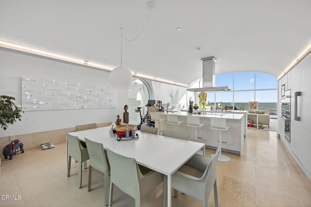 1211 Capri Way