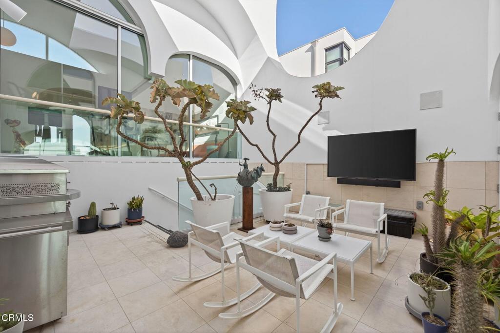 1211 Capri Way